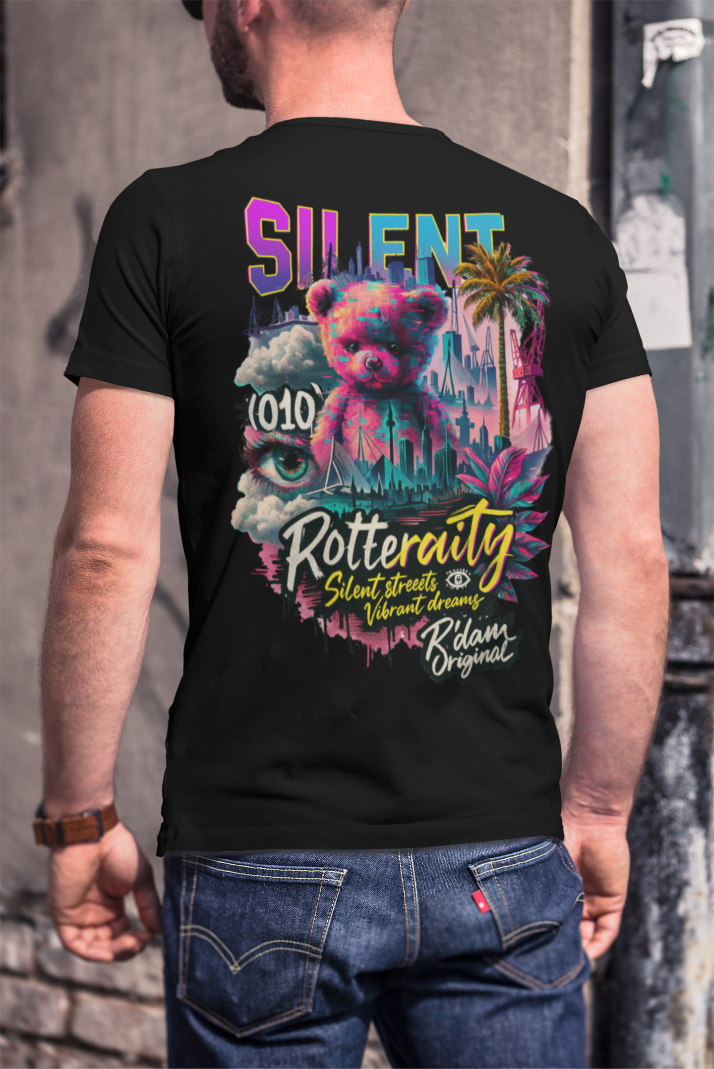 Zwarte T-shirt met kleurrijke Rotterdamse print en urban teddy – achterkant
