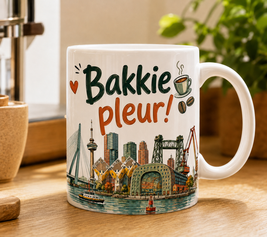Witte 010 Bakkies Club mok met kleurrijk Rotterdam-design Bakkie pleur!