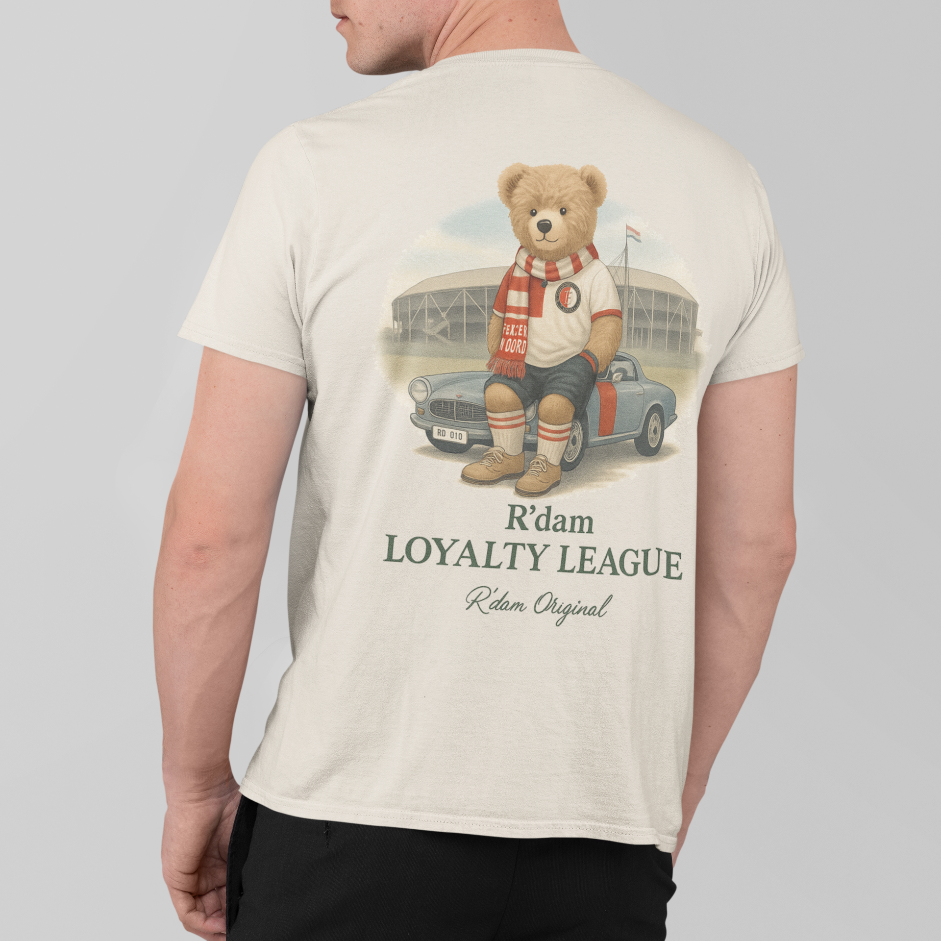 Beige T-shirt variant R’dam Loyalty League met retro voetbalprint