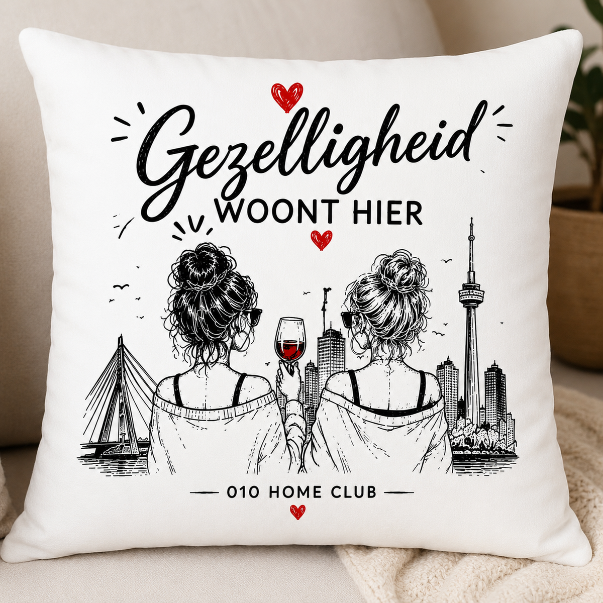 Wijffies Club kussen Gezelligheid woont hier – Wit, katoen 50x50 cm inclusief vulling