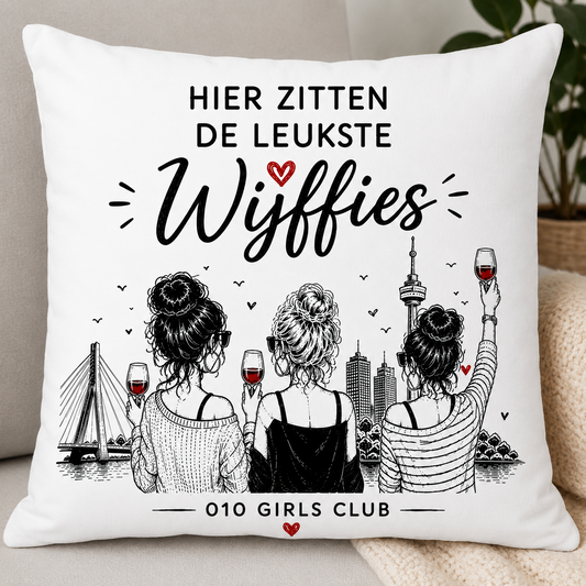 Wijffies Club kussen Hier zitten de leukste Wijffies – Wit, katoen 50x50 cm inclusief vulling